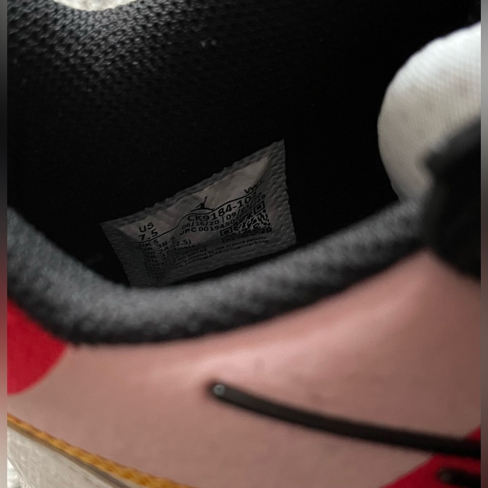 Women’s Nike Jordan Zoom 92 White Black Siren Red Yellow Shoes Sneakers 7.5 - Picture 8 of 8